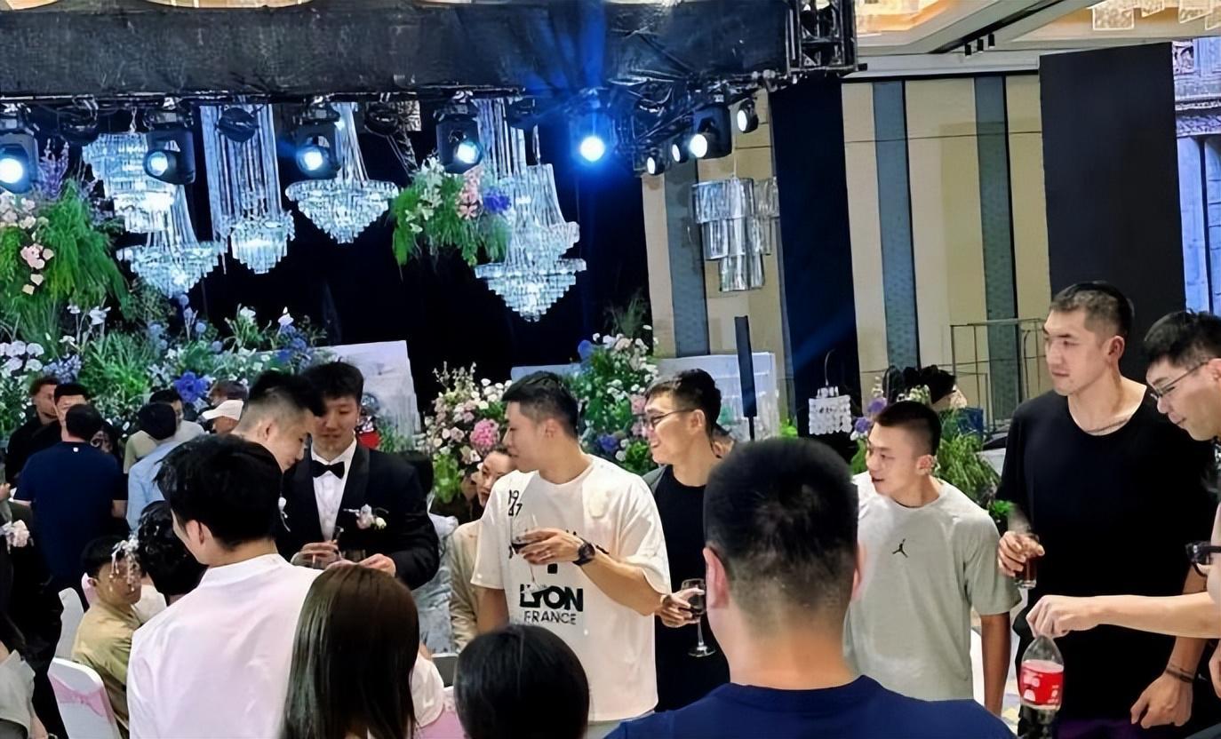 郭凯大婚，小高身现奥体，山东男篮国内球员调整结束，萨姆纳来吗
